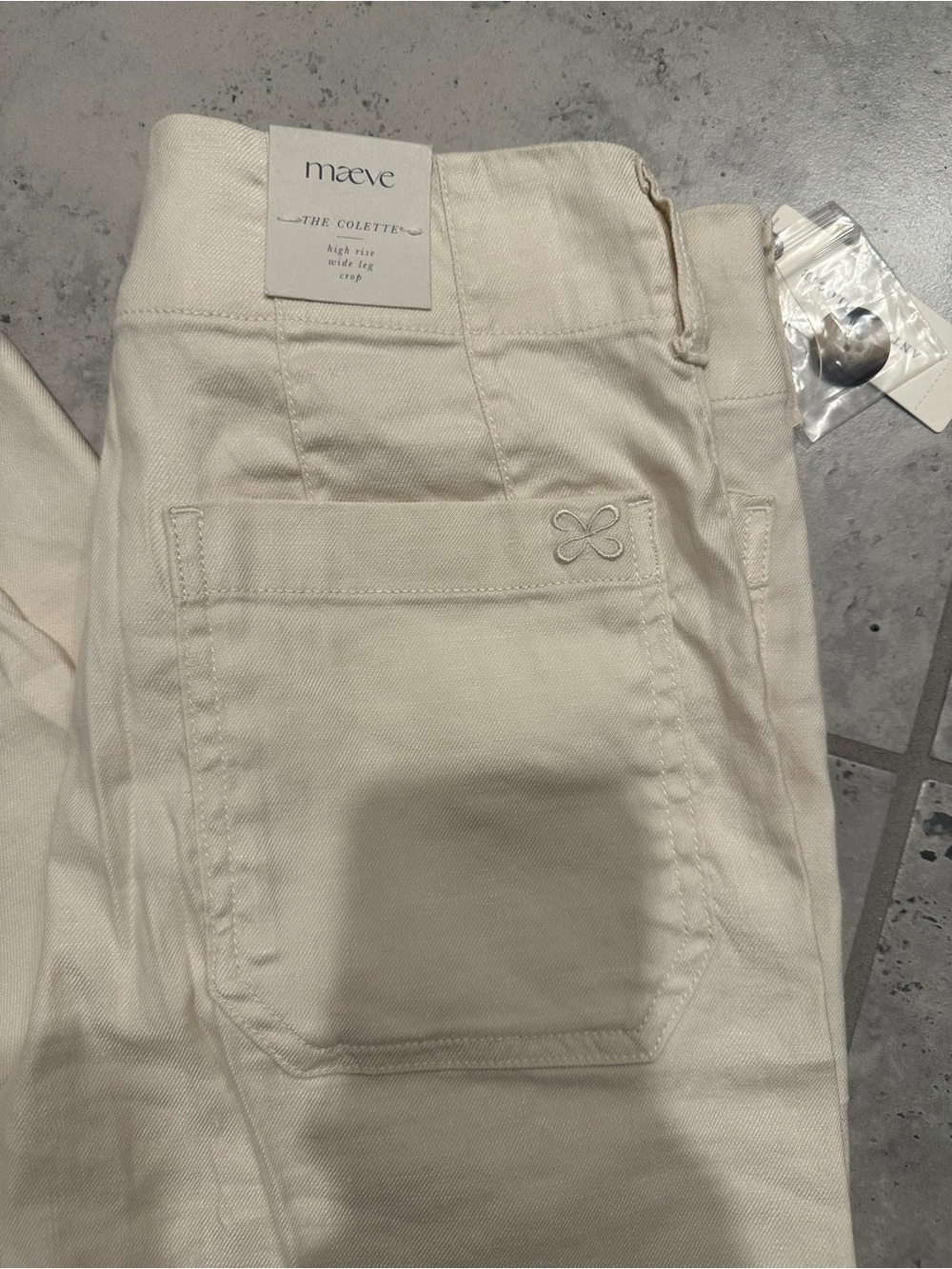 The Colette Cropped Wide-Leg
Trousers by Maeve: Linen Edition - Picture 5 of 10